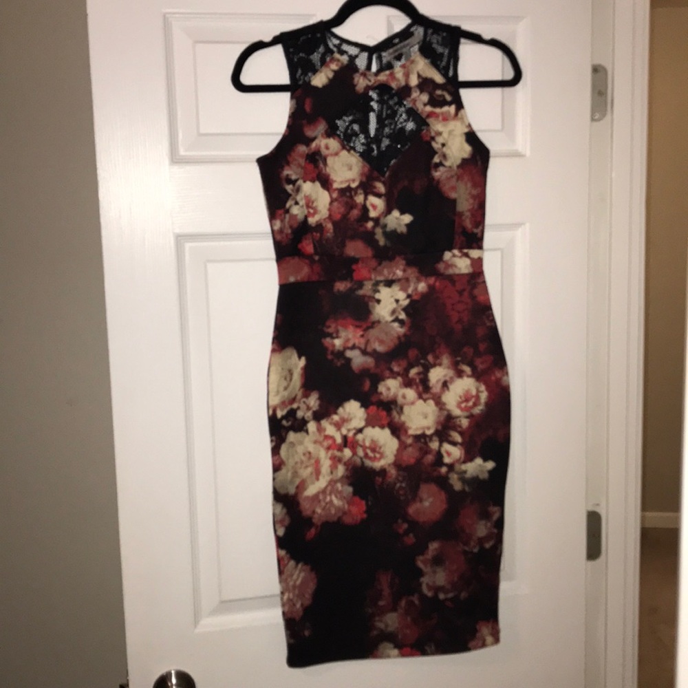 Cute lace backed dress!